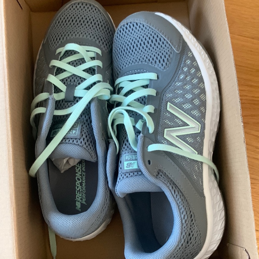 Brand new new balance sneakers size 7.5